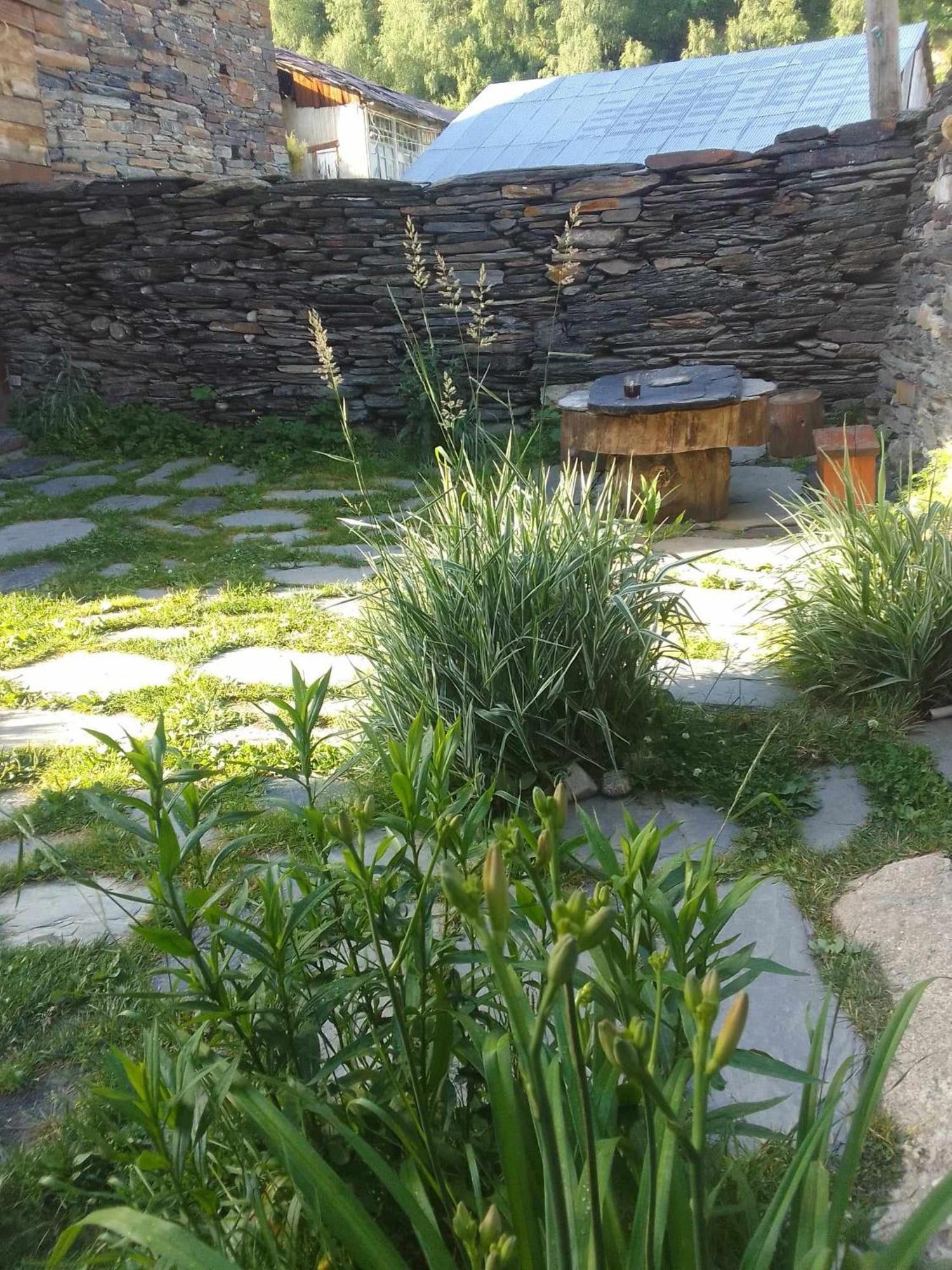 Guesthouse Luka Ushguli Luaran gambar