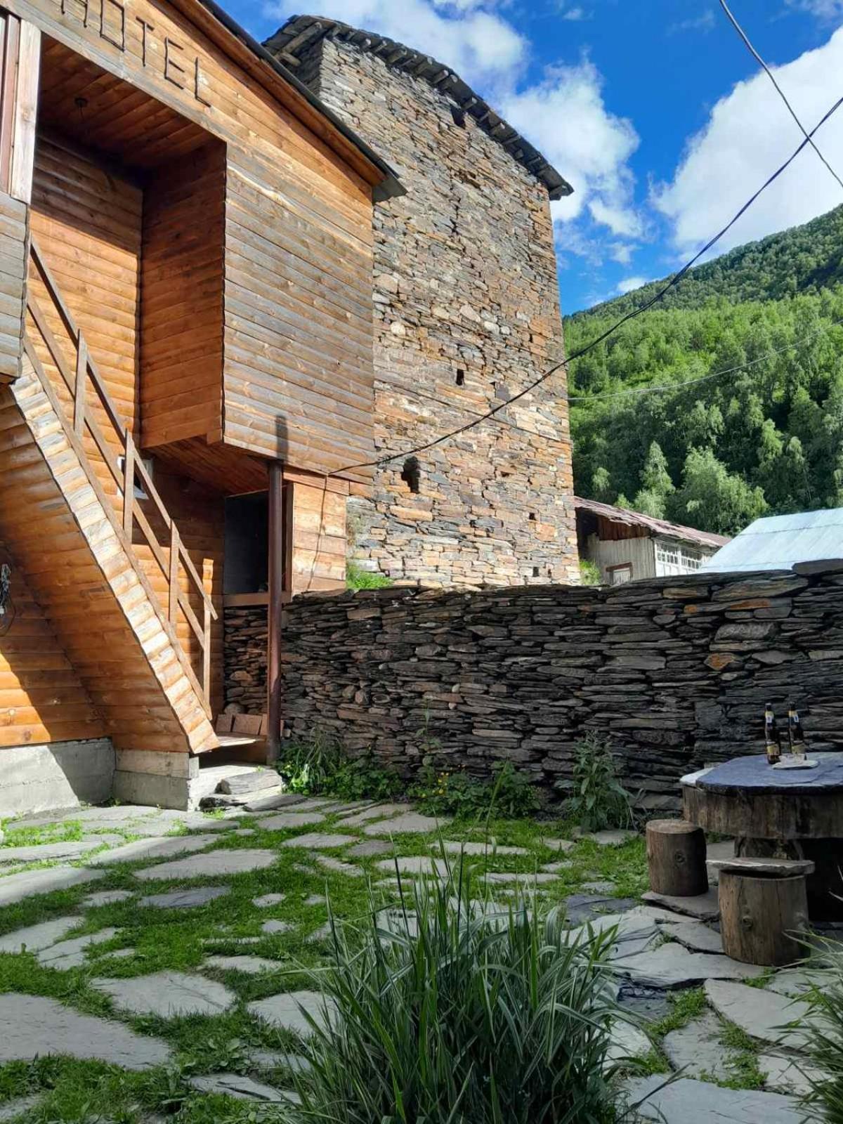 Guesthouse Luka Ushguli Luaran gambar